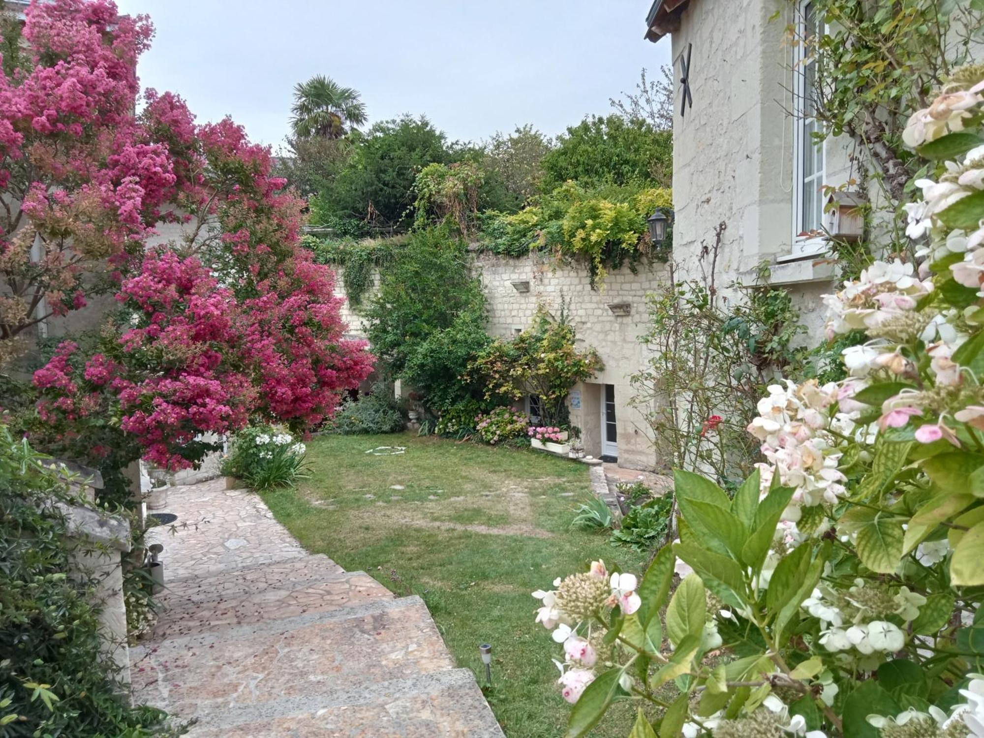 Esprit Troglo Beaumont-en-Véron Exterior foto